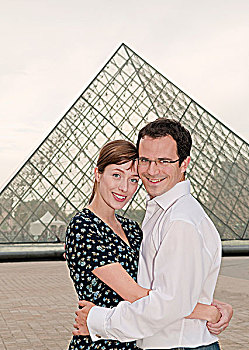 幸福伴侣,搂抱,卢浮宫,巴黎