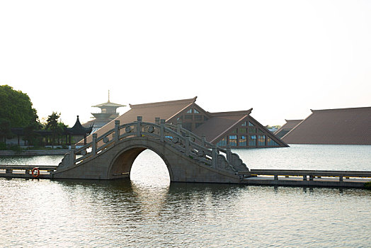 上海松江广富林遗址公园石拱桥