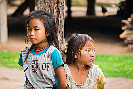两个,害羞,女孩,柱子,小屋,禁止,少数民族,乡村,国家公园,老挝,亚洲