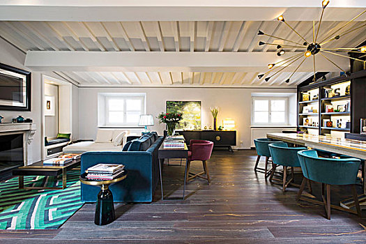 蓝色,沙发,壁炉,长,桌子,壳,椅子,白色,天花板,室内
