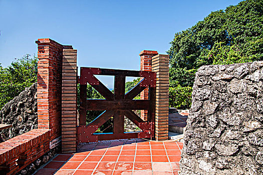 台湾高雄市打狗英国领事官邸围墙上的门