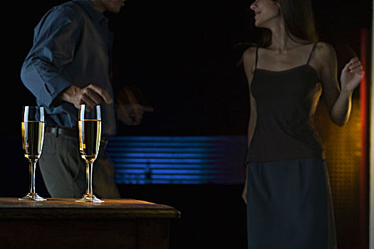 玻璃杯,香槟,情侣,跳舞,照亮,背景