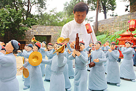 百人迎亲,泥塑队伍