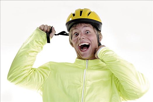 男青年,穿,黄色,自行车头盔