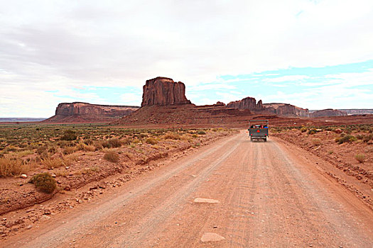 纪念碑山谷,吉普车,公路,那瓦荷部落公园,那瓦荷印地安保留区,亚利桑那州,犹他州,那瓦荷族公园,北美洲,美国,风景,地标,著名景点,全景