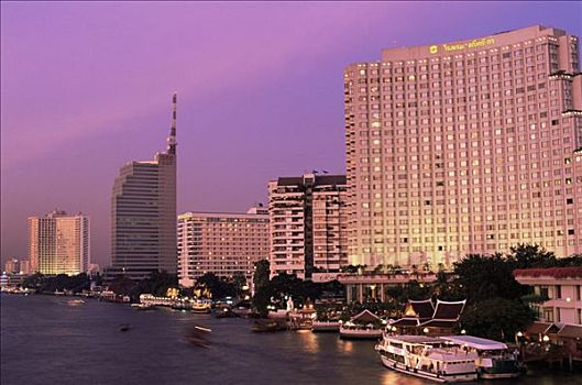 泰国,曼谷,湄南河,河滨地区,天际线,黄昏