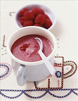 树莓,荔枝,浓汤