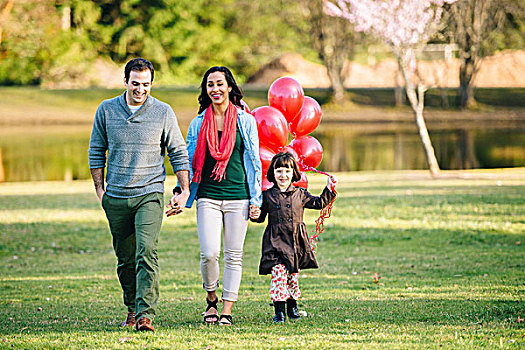 年轻,情侣,女儿,束,红色,气球,漫步,公园