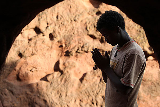埃塞俄比亚,拉里贝拉,男青年,祈祷
