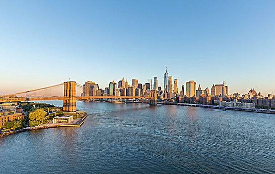 纽约曼哈顿的晨曦全景图