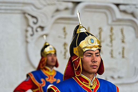 监护,蒙古人,军事力量,传统,制服,正面,纪念建筑,国会大厦,乌兰巴托,蒙古,亚洲