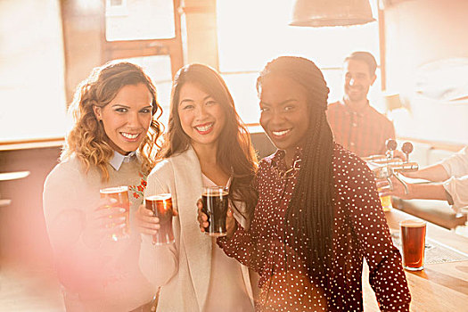 头像,微笑,女人,朋友,喝,啤酒,酒吧