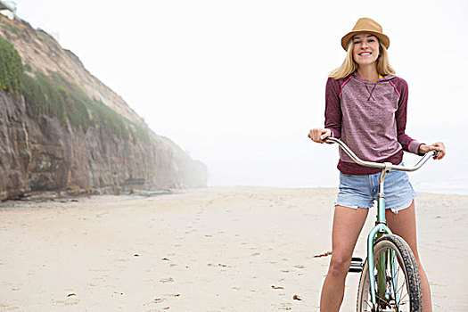 女人,自行车,海滩