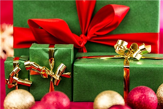 四个,圣诞节,礼物,蝴蝶结,金色,红色