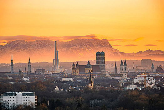 风景,上方,慕尼黑,圣母大教堂,教堂,后面,楚格峰,日落,巴伐利亚,德国,欧洲