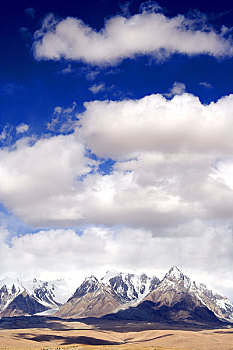 新疆帕米尔高原昆仑山脉