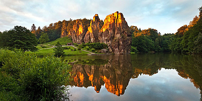 石头,日出,砂岩构造,树林,北莱茵威斯特伐利亚,德国,欧洲