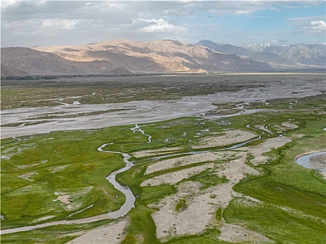 航拍新疆塔什库尔干帕米尔高原旅游区