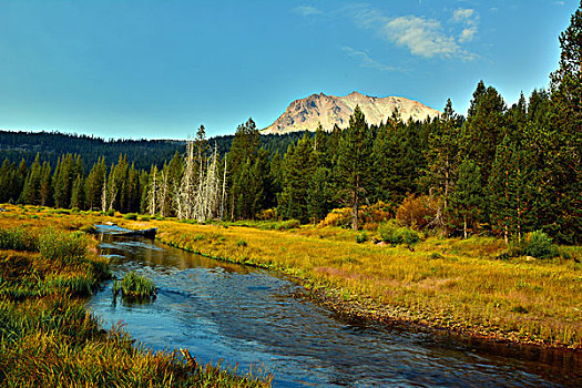 帽子,湖,拉森火山国家公园,加利福尼亚,美国,国家公园
