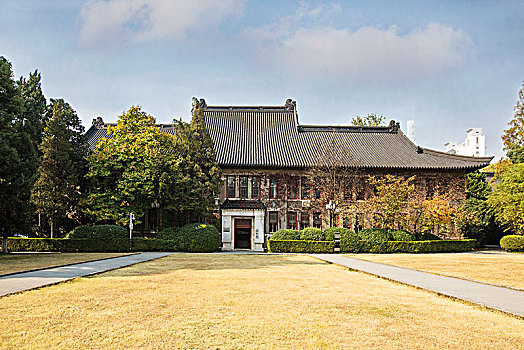 南京大学