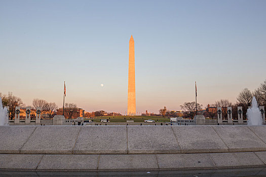 华盛顿纪念碑黄昏风景