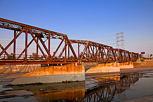 列车,架柱桥,上方,洛杉矶,河,南门,加利福尼亚,美国