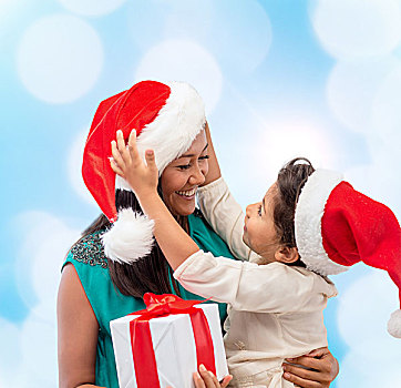 圣诞节,休假,庆贺,家庭,人,概念,高兴,母子,女孩,圣诞老人,帽子,礼盒,上方,蓝色,背景