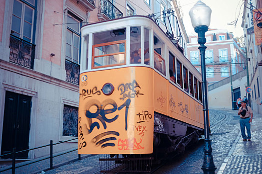葡萄牙里斯本老城有轨电车