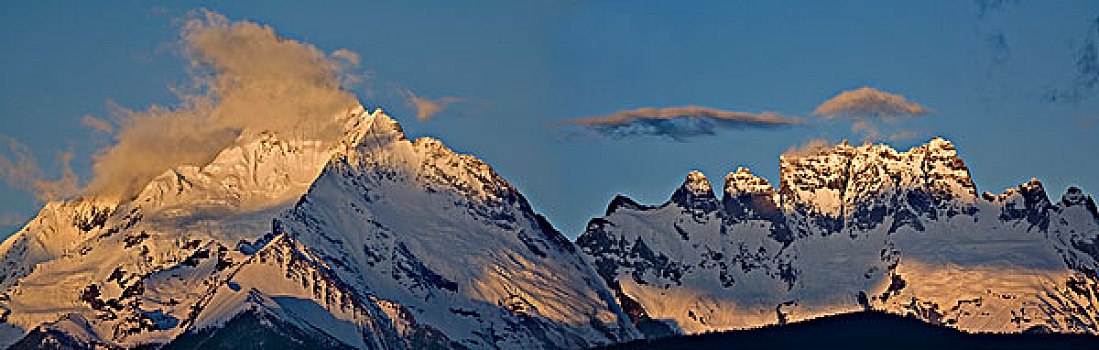 云南梅里雪山