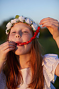 女孩,吃,野草莓