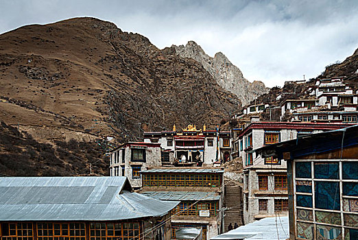 西藏德仲寺