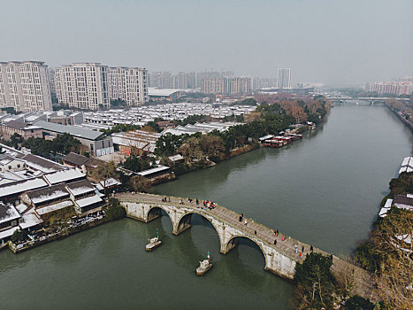 京杭大运河拱宸桥段雪景