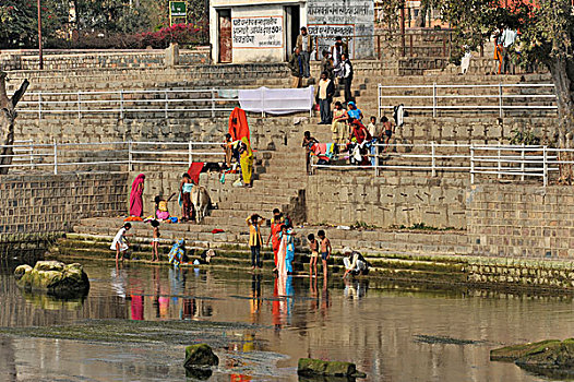 人,洗,他们自己,河,奥恰,中央邦,北印度,印度,亚洲