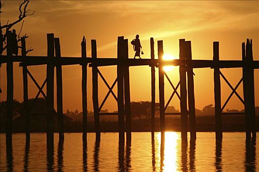 柚木桥,日落,阿马拉布拉,缅甸
