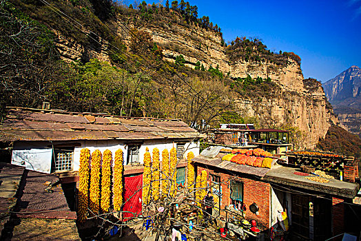 石板岩,村庄,房子,玉米,屋檐