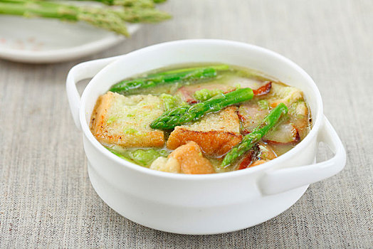 豌豆芦笋汤