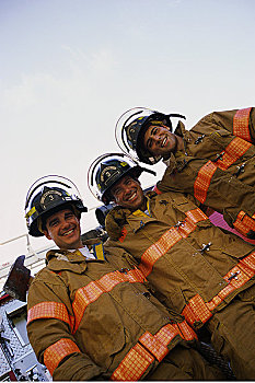肖像,三个,男性,消防员,户外