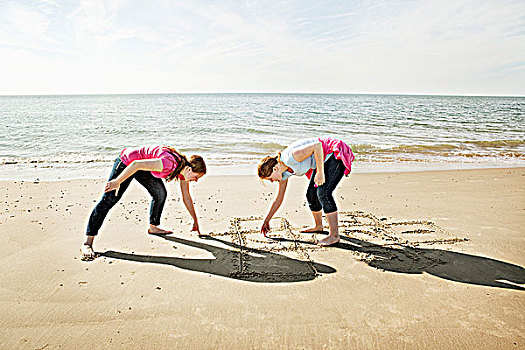 女孩,跳房子游戏,沙子,海滩