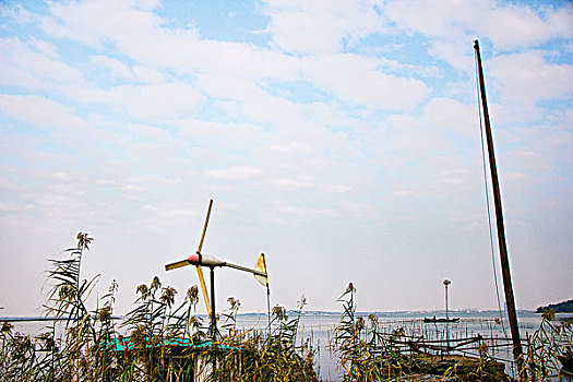 太湖边风力发电机