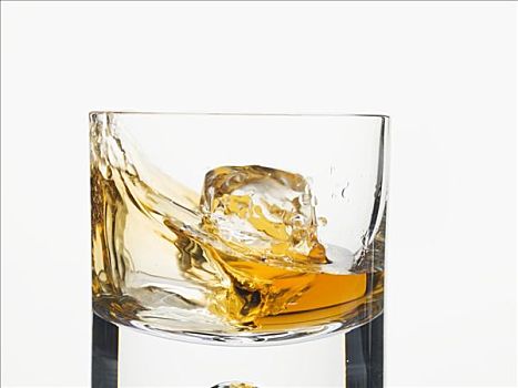 威士忌酒,螺旋,玻璃杯