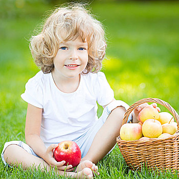 高兴,孩子,吃,苹果,户外,公园