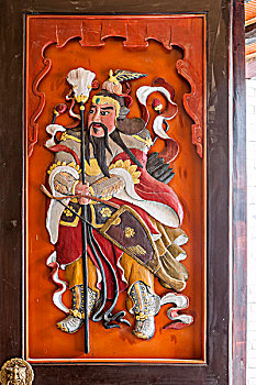 重庆巴南区丰盛古镇民族工艺作坊的门神雕刻