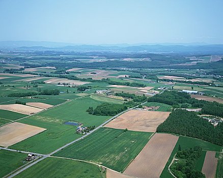 空中,山