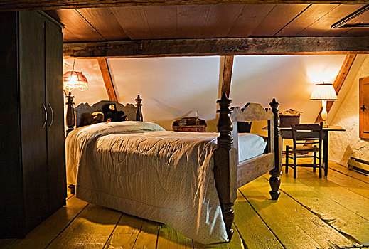 床,房间,木头,梁,拱顶天花板