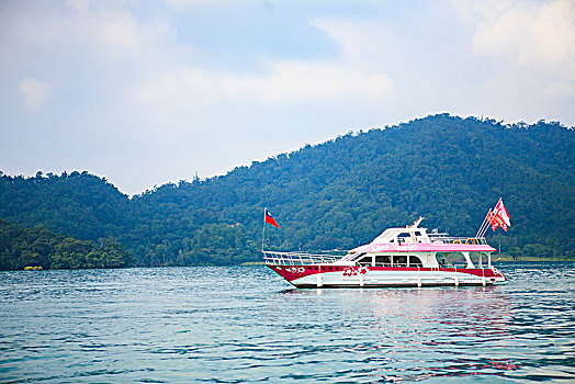 日月潭,湖泊,湖水,游船,山峦