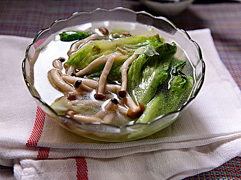 菌菇生菜汤