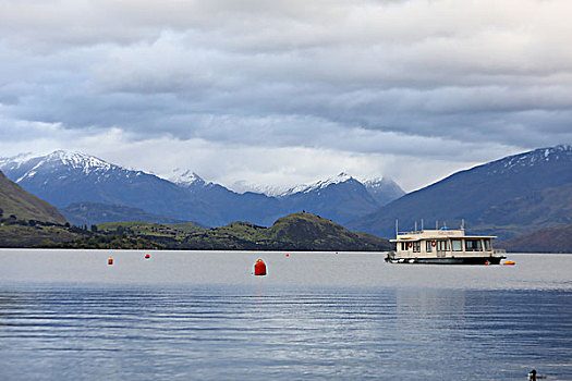 瓦纳卡湖景