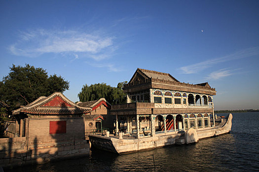 北京皇家园林颐和园石舫