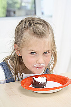 儿童生日会,女孩,桌子,盘子,小,奶油蛋糕