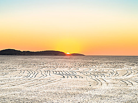 山东威海海平面夕阳